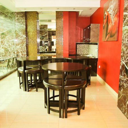 Kyo Serviced Apartment Cilandak  Buitenkant foto